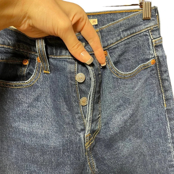 Levi's Wedgie Straight Fit Jeans in Below the Belt Medium Wash Size‎ 25 - Picture 5 of 13